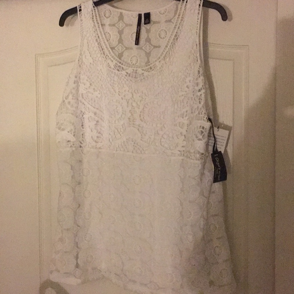 GORGEOUS white lace tank top by skye’s the limit